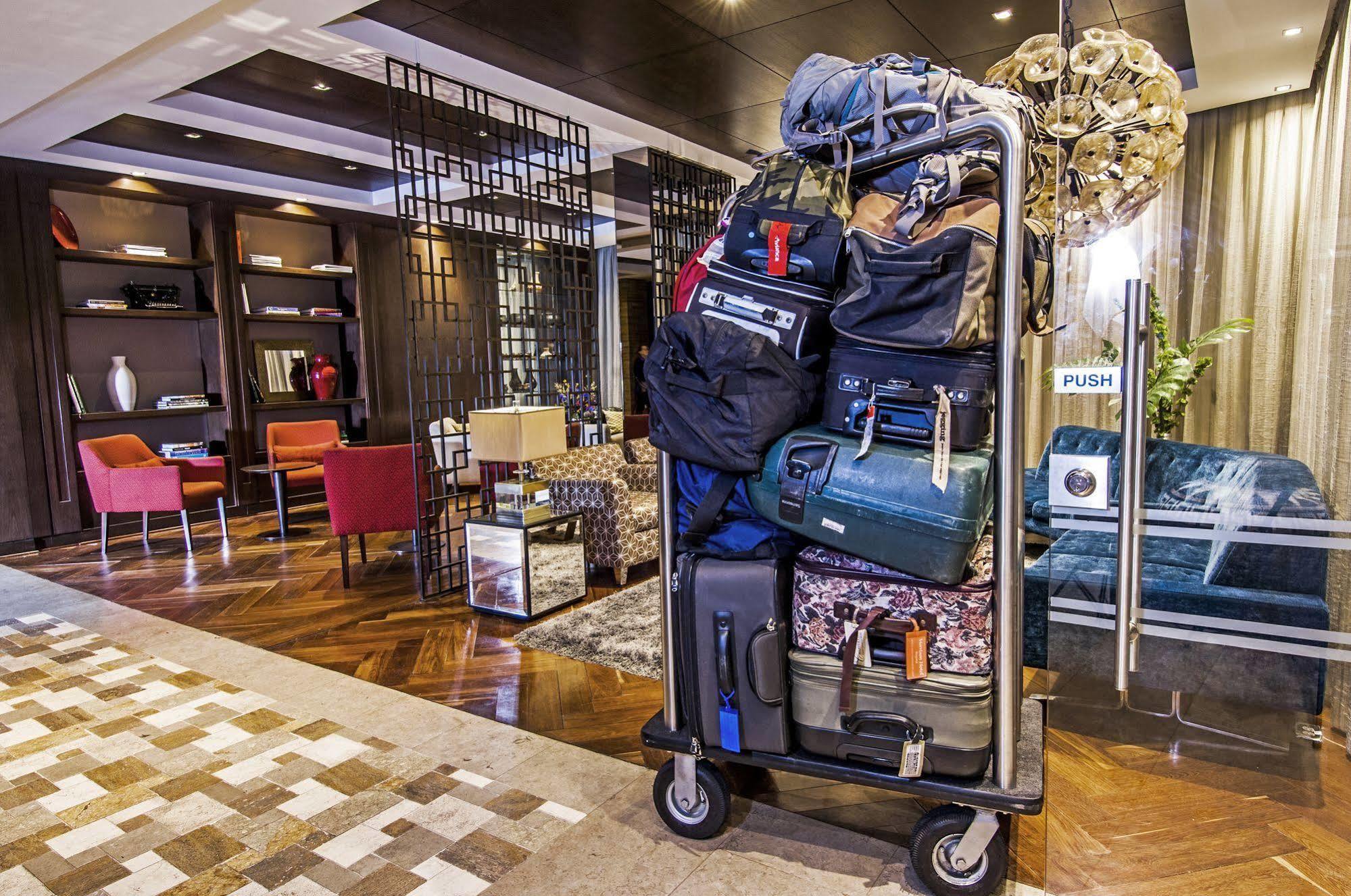 호텔 모리슨 114 보고타 외부 사진 Luggage cart